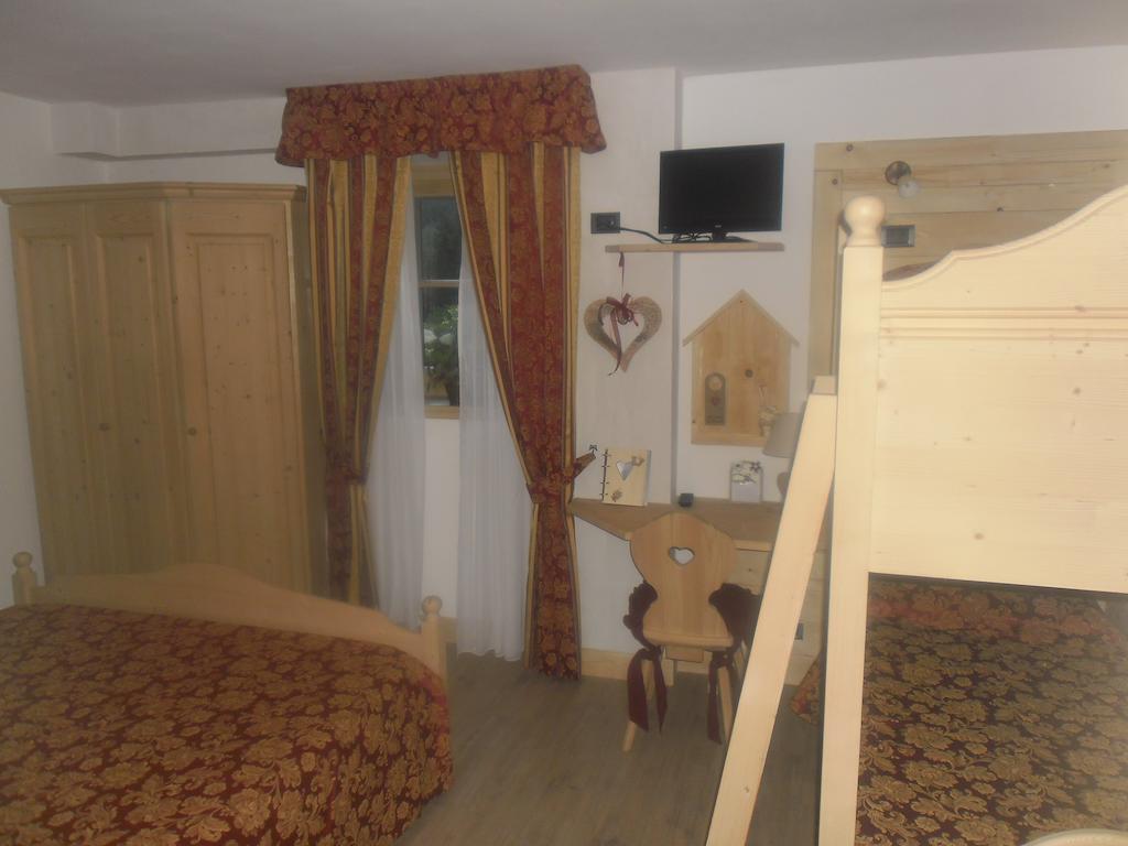 Maso Pin Bed & Breakfast Madonna di Campiglio Room photo