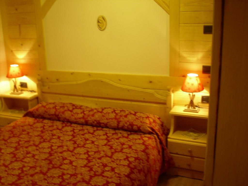 Maso Pin Bed & Breakfast Madonna di Campiglio Room photo