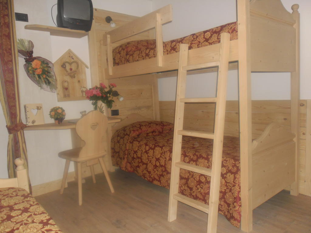 Maso Pin Bed & Breakfast Madonna di Campiglio Room photo